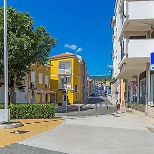 Centar A. Mazuranica 1 Apartment Novi Vinodolski
